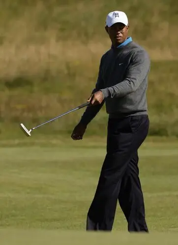 Tiger Woods Men's Colored  Long Sleeve T-Shirt - idPoster.com