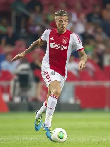 Toby Alderweireld Wall Poster picture 711094