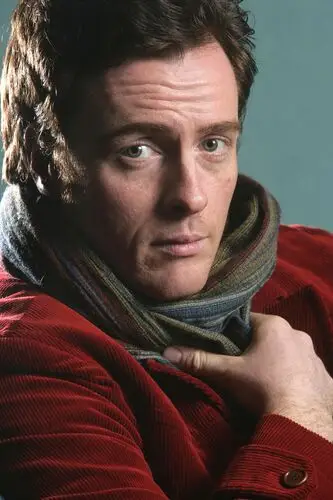 Toby Stephens Wall Poster picture 330667