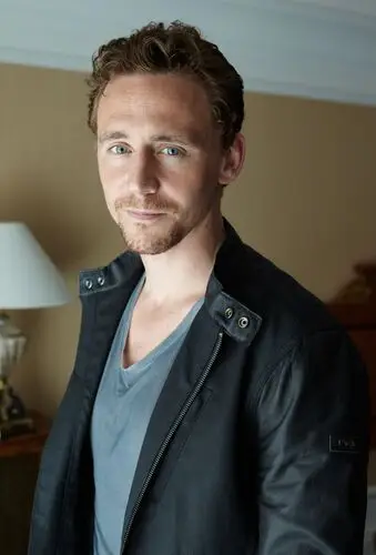 Tom Hiddleston Jigsaw Puzzle picture 228752