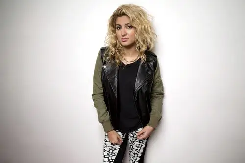 Tori Kelly Protected Face mask - idPoster.com