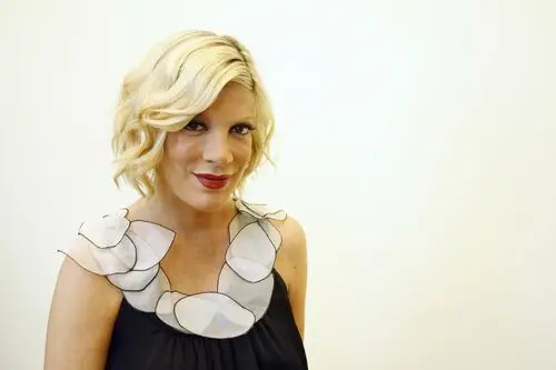 Tori Spelling Jigsaw Puzzle picture 534052