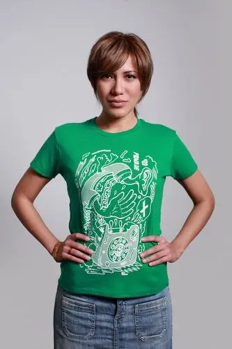 Vanessa Petruo White T-Shirt - idPoster.com