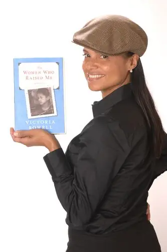 Victoria Rowell Wall Poster picture 545072