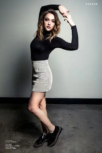 Violett Beane Wall Poster picture 696403