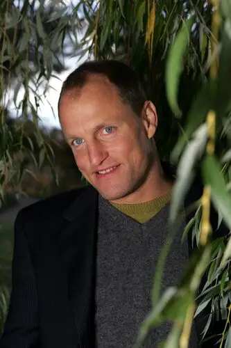 Woody Harrelson Computer MousePad picture 160955