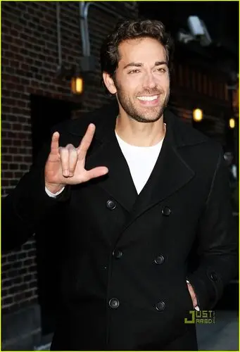 Zachary Levi Image Jpg picture 103658
