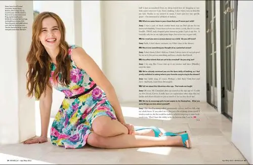 Zoey Deutch Wall Poster picture 339711