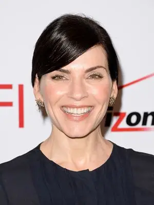 Julianna Margulies (events) Protected Face mask - idPoster.com