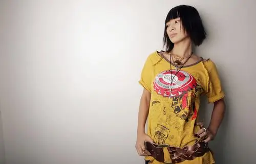 Bai Ling Women's Colored  Long Sleeve T-Shirt - idPoster.com