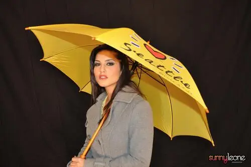 Sunny Leone Men's Colored Hoodie - idPoster.com