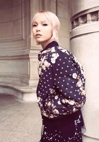 Xiao Wen Ju Women's Colored  Long Sleeve T-Shirt - idPoster.com