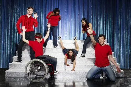 Glee White T-Shirt - idPoster.com