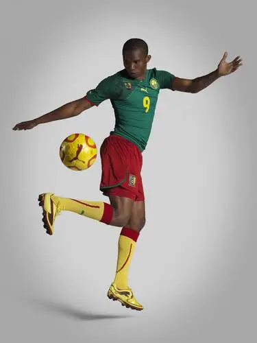 Cameroon National football team Men's Colored  Long Sleeve T-Shirt - idPoster.com
