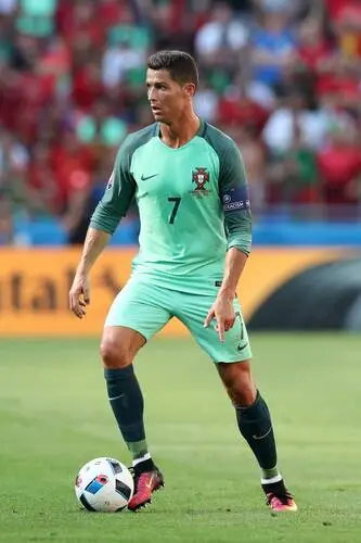Cristiano Ronaldo Men's Colored  Long Sleeve T-Shirt - idPoster.com