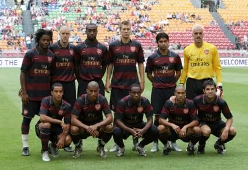 FC Arsenal Men's Colored  Long Sleeve T-Shirt - idPoster.com