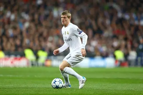 Toni Kroos Wall Poster picture 672061