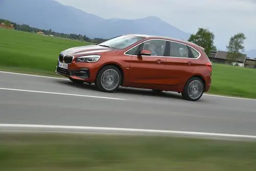 2018 BMW 218i Active Tourer Wall Poster picture 962778