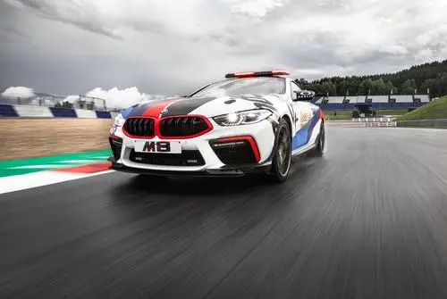 2019 BMW M8 ( F91 ) MotoGP Safety Car White Tank-Top - idPoster.com