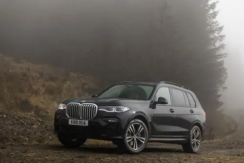 2019 BMW X7 xDrive 30d - UK version Wall Poster picture 969207