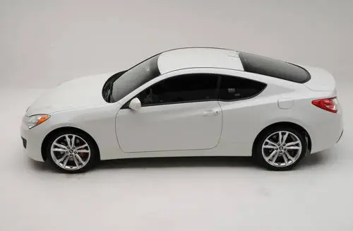 2010 Hyundai Genesis Coupe R-Spec White T-Shirt - idPoster.com