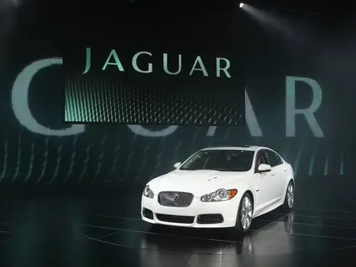2010 Jaguar XFR White T-Shirt - idPoster.com