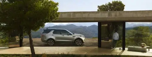 2020 Land Rover Discovery Landmark Edition Wall Poster picture 890373
