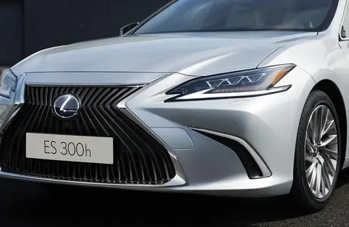 2020 Lexus ES 300H Wall Poster picture 935278