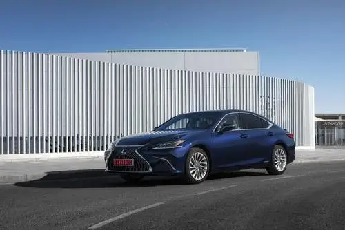 2020 Lexus ES 300H Wall Poster picture 935287
