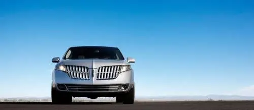 2010 Lincoln MKT White Tank-Top - idPoster.com