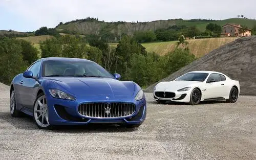 2014 Maserati GranTurismo Sport Tote Bag - idPoster.com