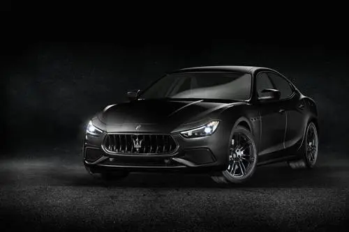 2018 Maserati Ghibli Nerissimo Edition White Tank-Top - idPoster.com