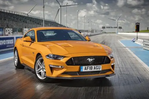 2018 Ford Mustang 5.0 GT White T-Shirt - idPoster.com