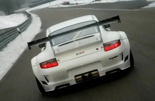 2009 Porsche 911 GT3 RSR White T-Shirt - idPoster.com