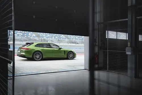 2018 Porsche Panamera GTS Sport Turismo Kitchen Apron - idPoster.com