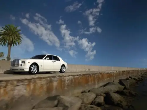 2009 Rolls-Royce Phantom White T-Shirt - idPoster.com