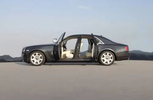 2010 Rolls-Royce Ghost Drawstring Backpack - idPoster.com