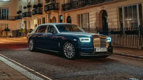 2021 Rolls-Royce Phantom Extended Protected Face mask - idPoster.com