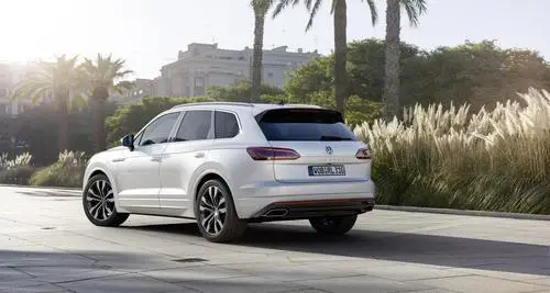 2018 Volkswagen Touareg Protected Face mask - idPoster.com