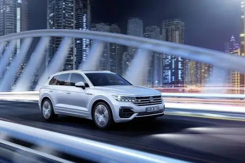 2018 Volkswagen Touareg Wall Poster picture 793546