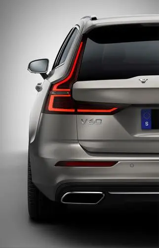 2018 Volvo V60 Wall Poster picture 793624
