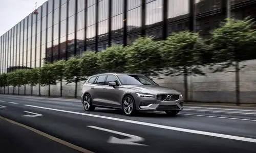 2018 Volvo V60 Protected Face mask - idPoster.com