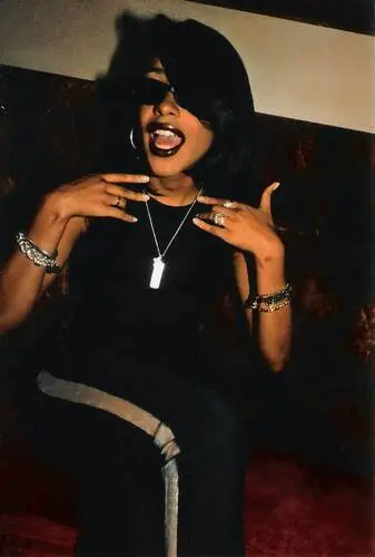 Aaliyah White Tank-Top - idPoster.com