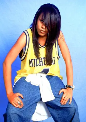Aaliyah Women's Colored T-Shirt - idPoster.com