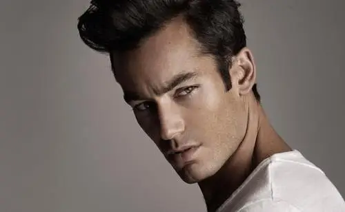 Aaron Diaz Wall Poster picture 1073654
