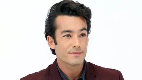 Aaron Diaz Wall Poster picture 1073664