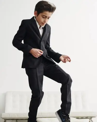 Aidan Gallagher Computer MousePad picture 892846