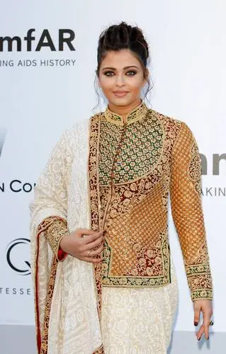 Aishwarya Rai Women's Colored  Long Sleeve T-Shirt - idPoster.com