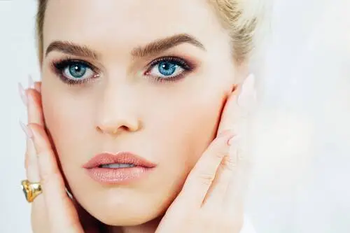 Alice Eve Jigsaw Puzzle picture 556576