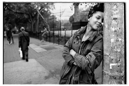 Alicia Keys Jigsaw Puzzle picture 556655